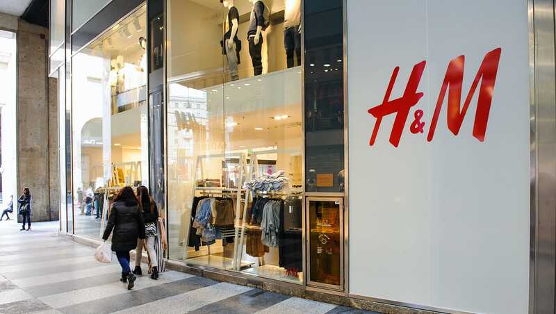 Питерский ТЦ раздел H&M догола