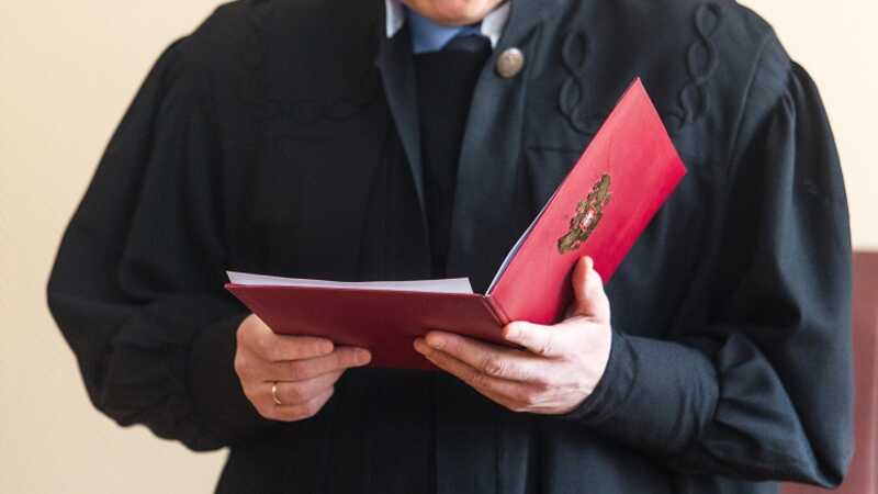 Суд оправдал двух обвинявшихся в экстремизме россиян