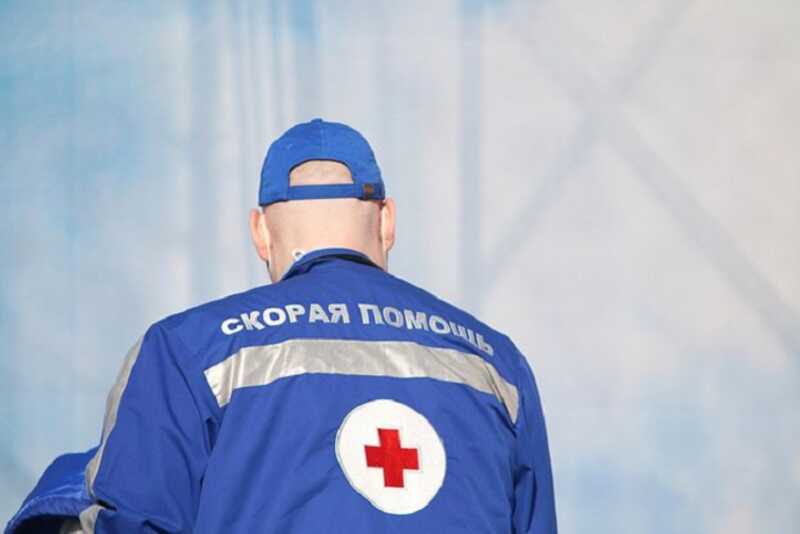 14-летний подросток напоролся шеей на штырь на пляже в Севастополе