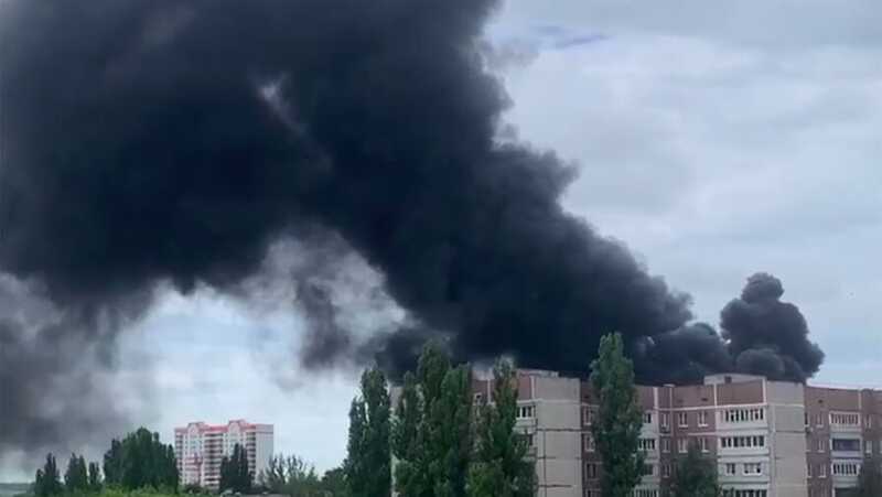 В городе-спутнике Курской АЭС начался мощный пожар