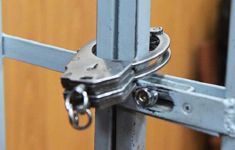 Советника российского губернатора арестовали по делу о взятке