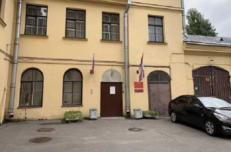 У военкомата в Санкт-Петербурге задержали мужчину с бутылкой бензина
