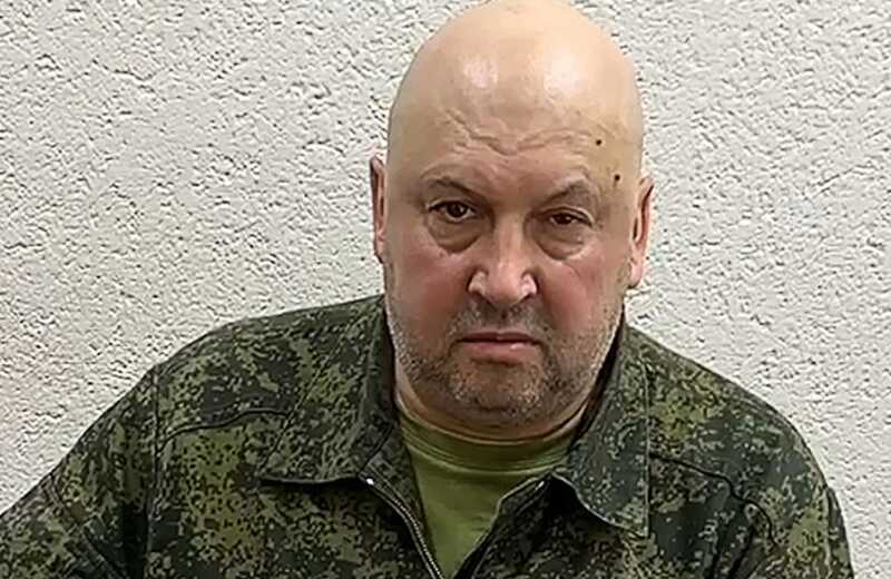 СМИ сообщили, что Суровикин находится в одной из конспиративных квартир под «домашним арестом»