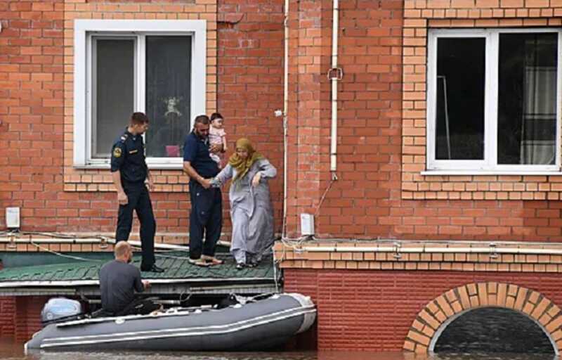 Жители Уссурийска рассказали об отключении электричества из-за наводнения