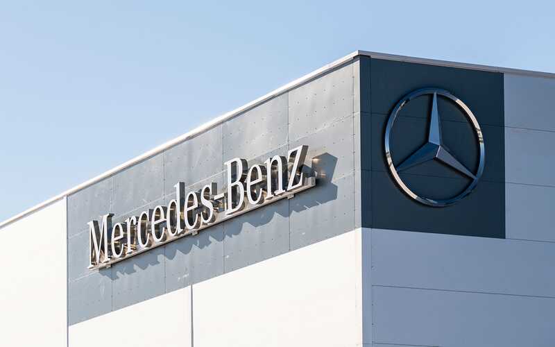 Концерн Mercedes-Benz отключил дилеров в России от своего программного обеспечения