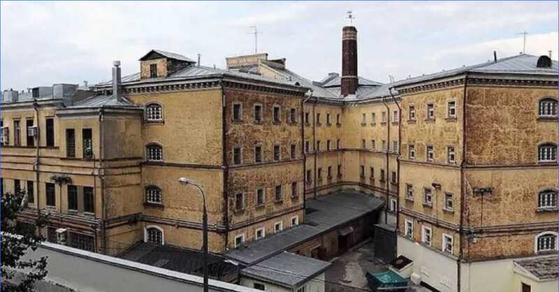 В московском СИЗО избили заключенного за отказ снять трусы перед прогулкой