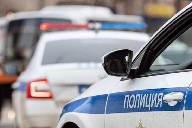 Петербуржцы устроили массовую драку и грозились сжечь военкомат