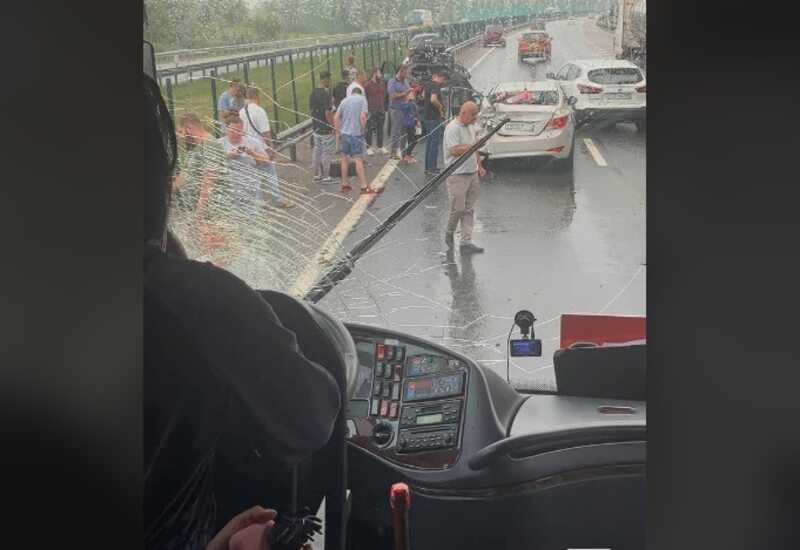 Автобус с туристами из Волгограда попал в массовое ДТП в Подмосковье