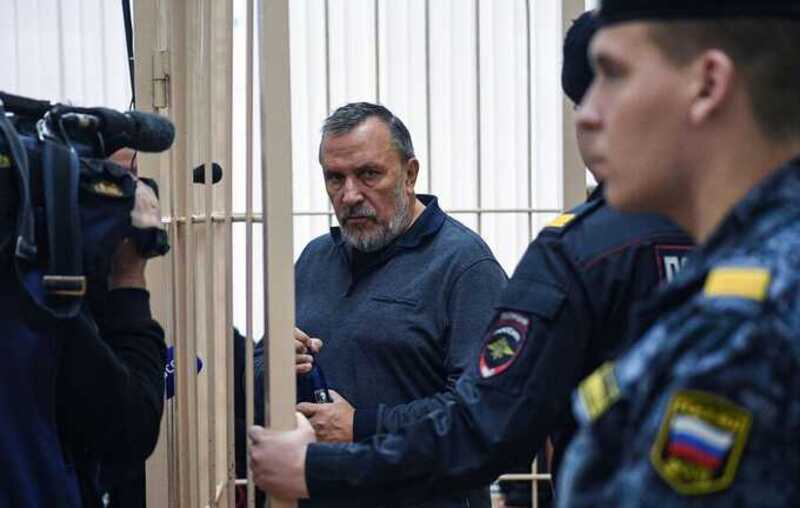 Бывшего директора российского театра освободили из-под домашнего ареста