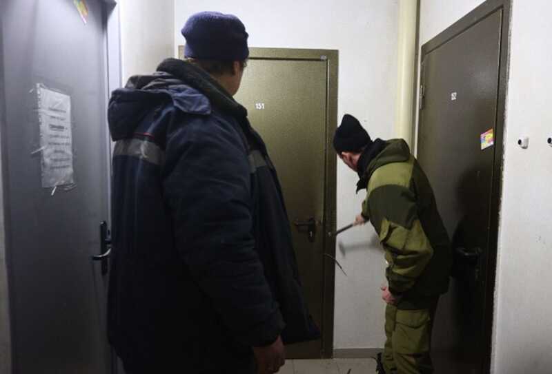В Свердловской области троих детей нашли в квартире вместе с телами родителей