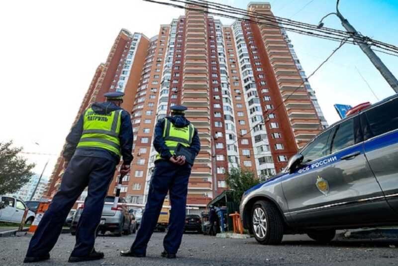 Жильцы поврежденного дроном дома под Москвой вернулись в квартиры