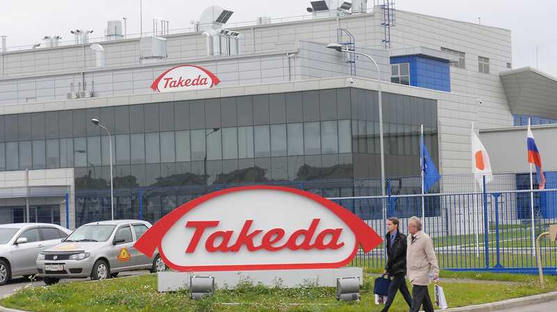 Алексей Репик прищуривает глаза на завод Takeda
