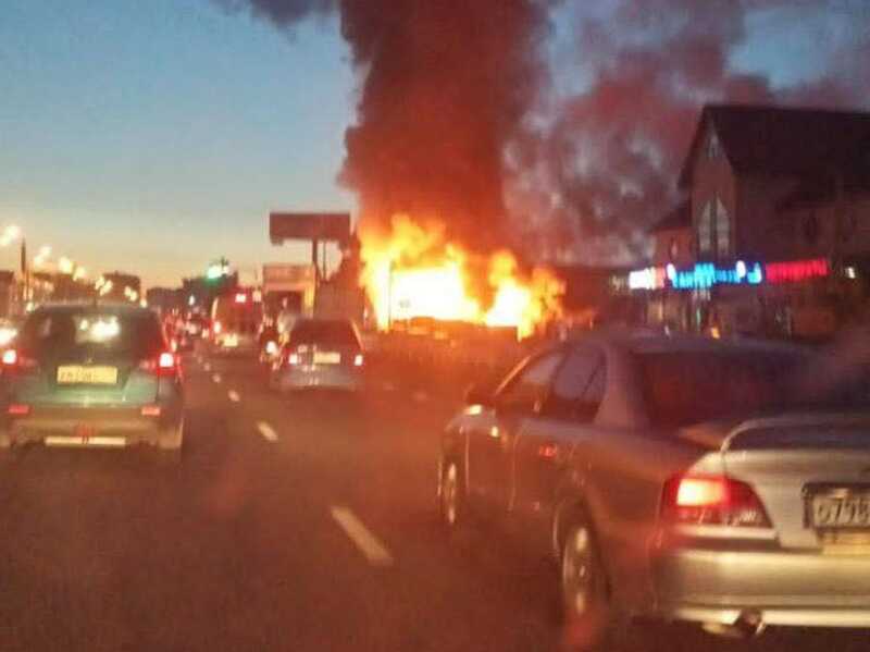 Крупный пожар полыхает в подмосковном Нахабино