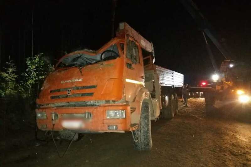 В Хабаровском крае пять человек погибли из-за опрокинувшегося «КамАЗа»