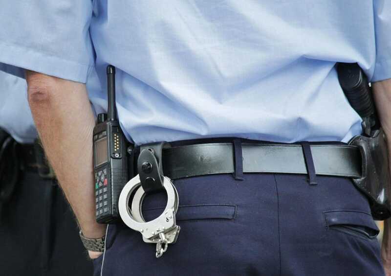 Полицейские Ростова задержали 18-летнего похитителя золотых цепочек