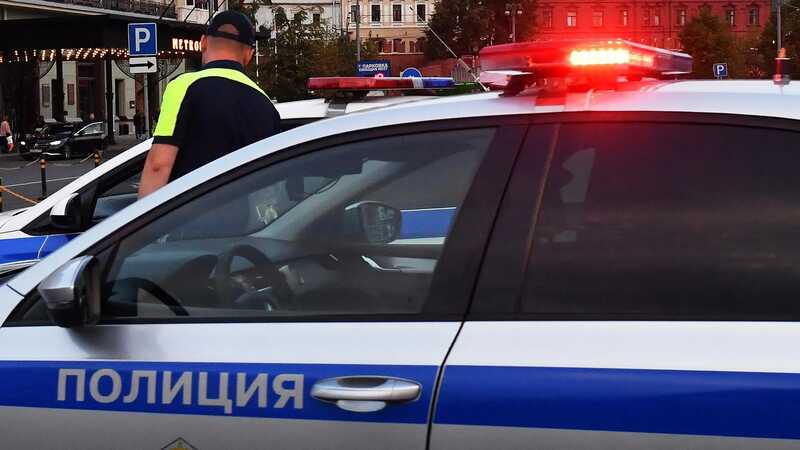 В Ноябрьске силовики готовятся штурмовать дом с вооружённым мужчиной
