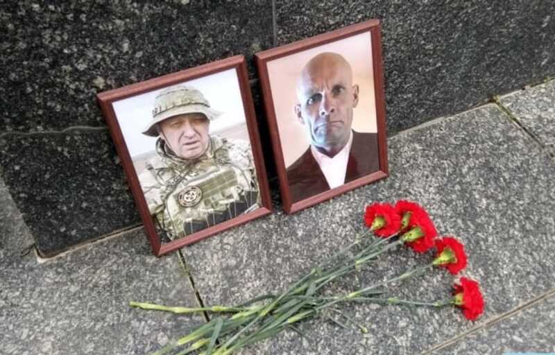Дмитрия Уткина похоронили с воинскими почестями