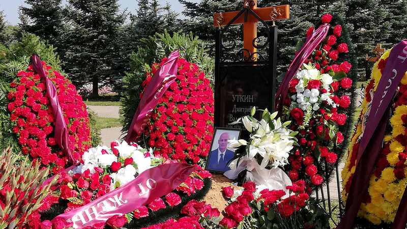 Опубликованы кадры могилы одного из основателей ЧВК "Вагнер" Дмитрия Уткина на Мытищинском кладбище