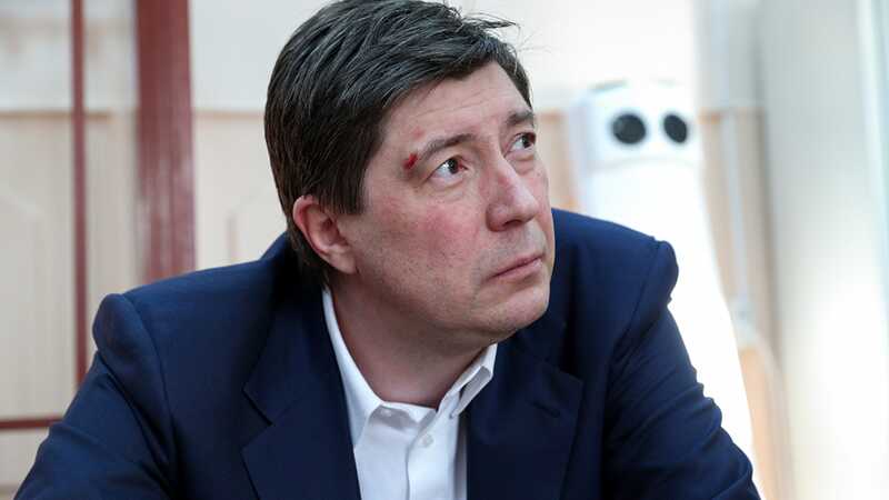 Суд продолжил обгладывать банкира Хотина