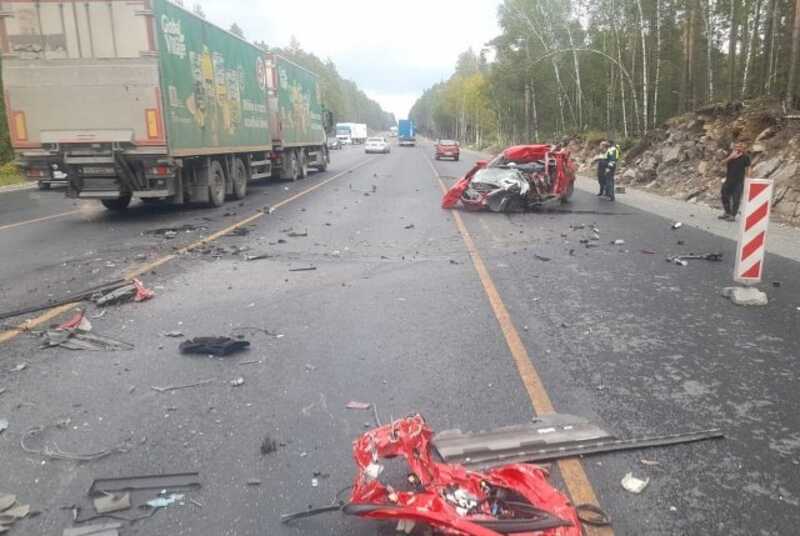 Женщина погибла в результате ДТП с грузовиком на М-5 в Челябинской области