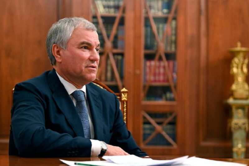 Володин анонсировал замену списанных машин депутатов на российские марки авто