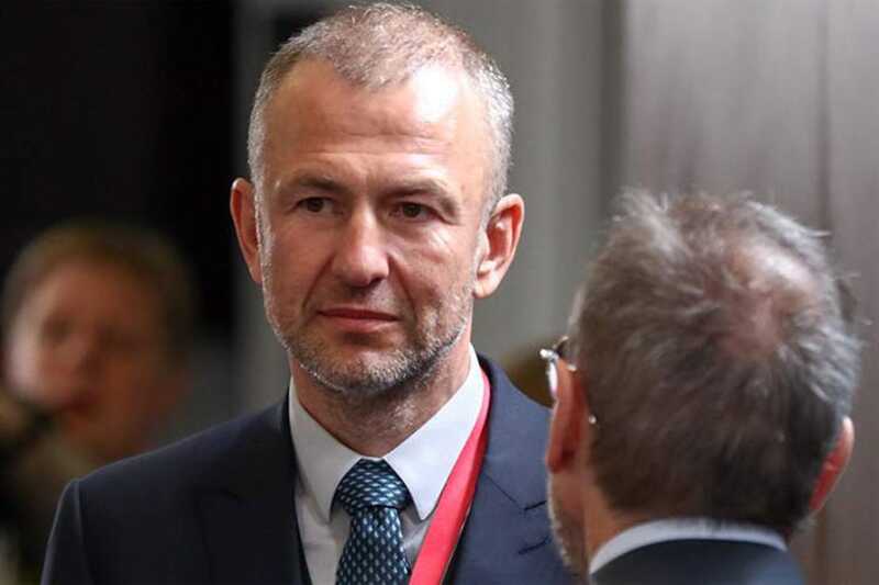 Олигарх Мельниченко забегался по властным кабинетам