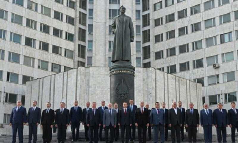 В штаб-квартире СВР в Москве открыли памятник Феликсу Дзержинскому