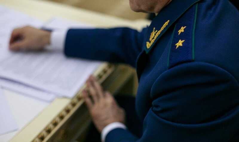 Прокуратура начала проверку после экстренной посадки самолета под Новосибирском