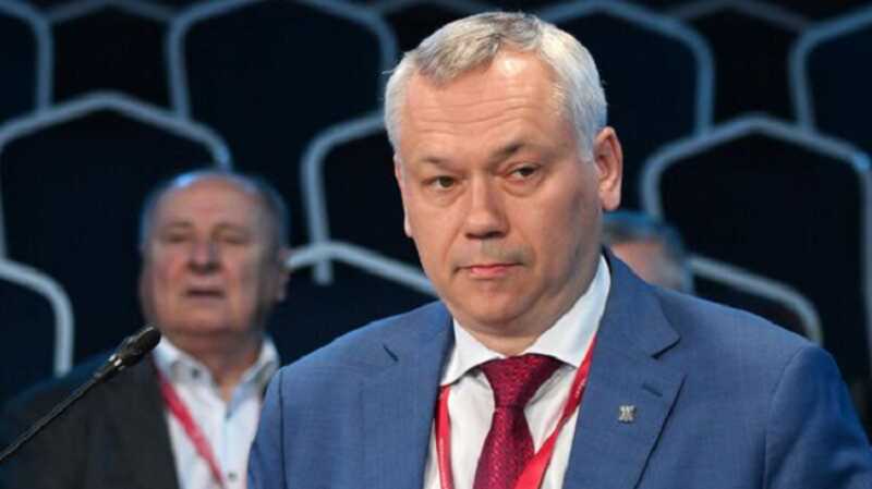 Новосибирский губернатор прокомментировал экстренную посадку самолета в поле