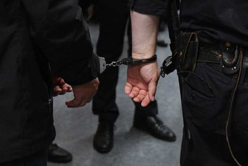 Россиянин поджег дверь квартиры с возлюбленной и был задержан