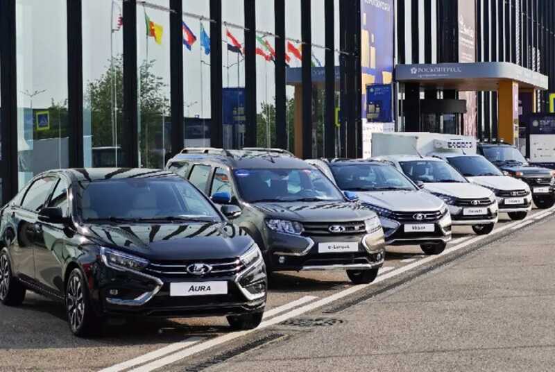 В Думе решили пересадить депутатов на российские автомобили