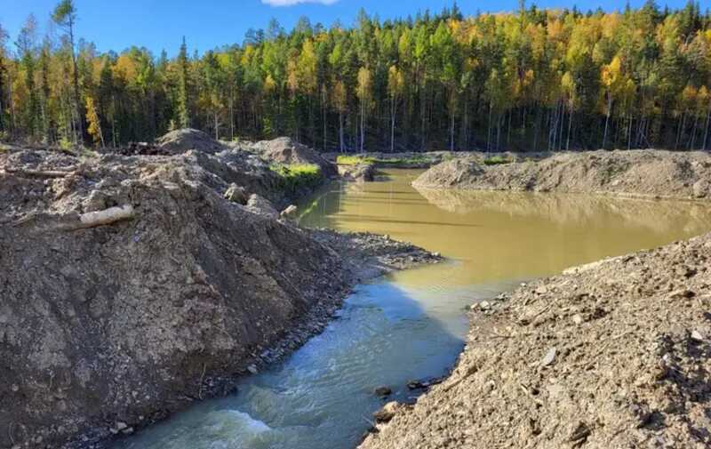 Золотодобытчиков снова поймали на сбросе отходов в реки Красноярского края