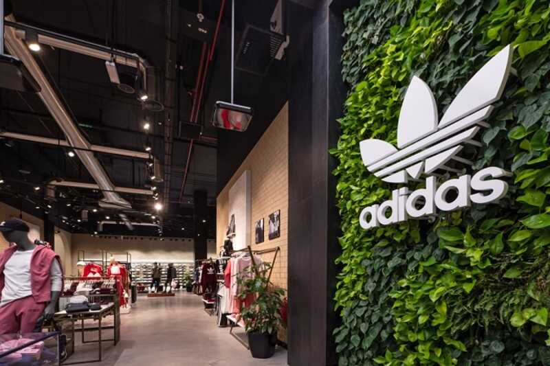 Яков Панченко переобует всех из Adidas