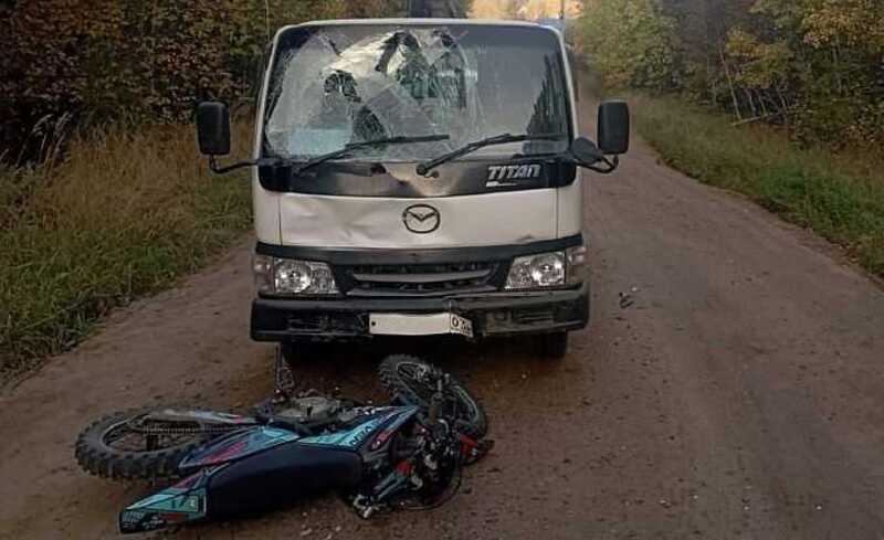 В Бурятии двое подростков угодили в больницу после ДТП с микрогрузовиком