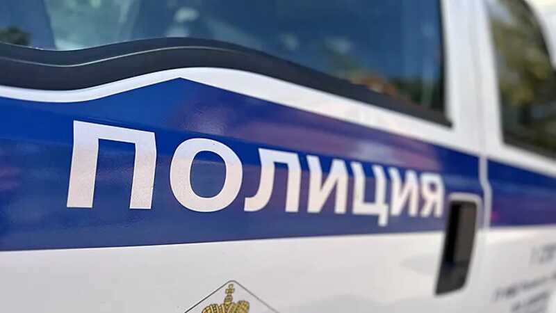 Выпавшей из грузовика на ходу девушкой оказалась 19-летняя жена водителя