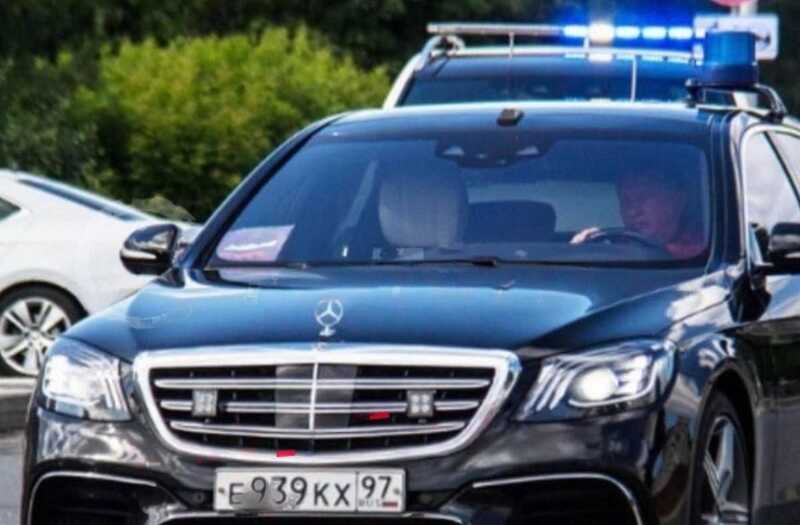 Стало известно, чью машину сегодня протаранил кортеж Игоря Сечина
