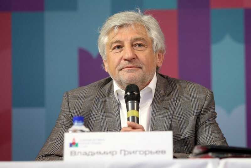 У Владимира Григорьева из Минцифры не бьются доходы, да и родственники подкачали