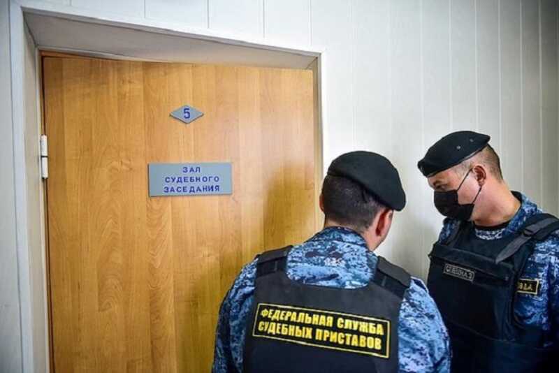 Группировка автоворов похитила из машин россиян почти два миллиона рублей