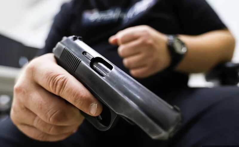 В Пермском крае пьяный мужчина ворвался в школу с угрозой всех перестрелять