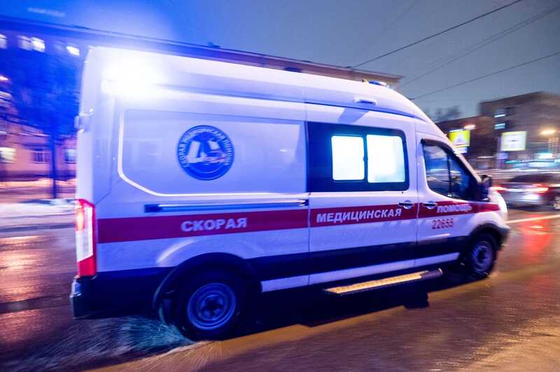 В Петербурге слушавшего музыку у друга подростка нашли с переломанными ногами