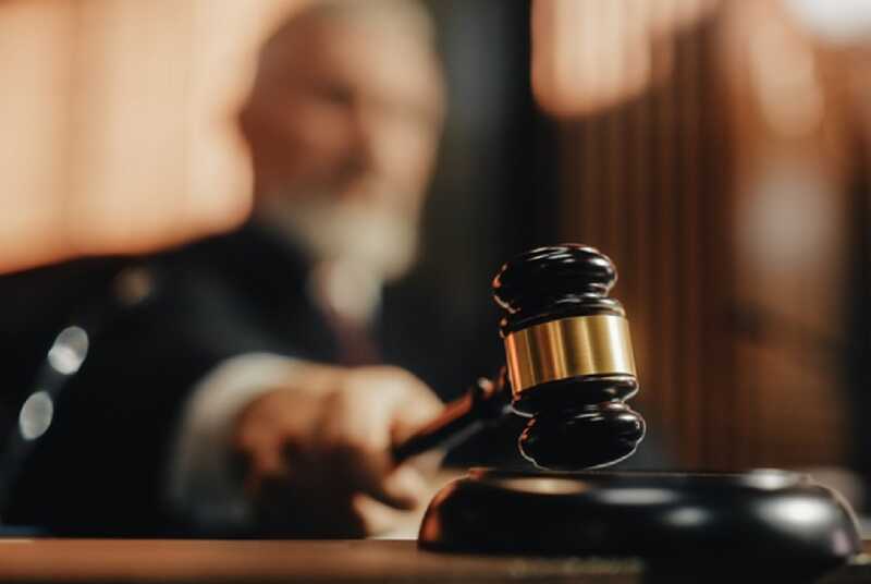 Кинувший два коктейля Молотова в кафе из мести россиянин заключен под стражу