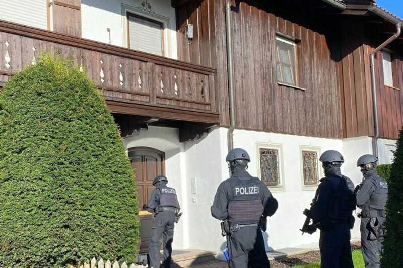 В Германии прошли обыски на виллах Алишера Усманова