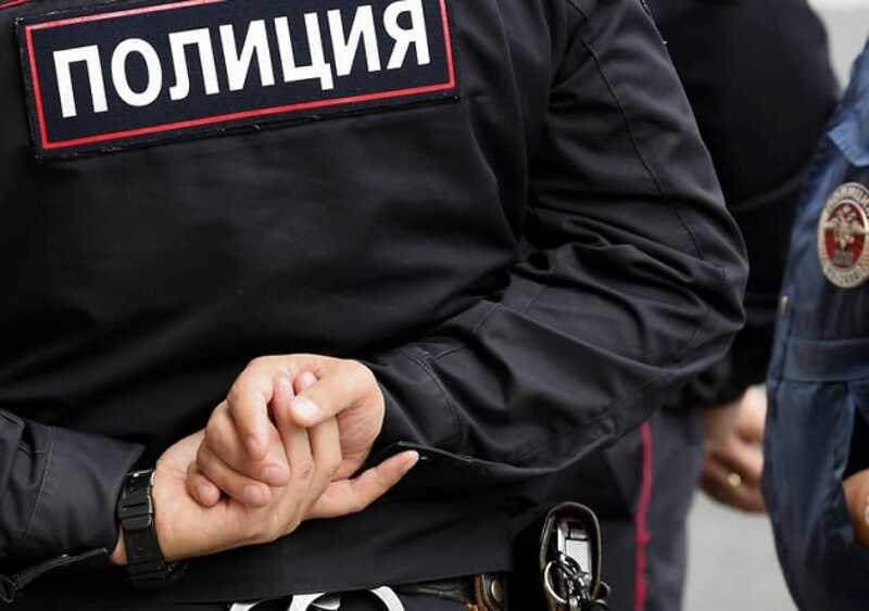 Бывшего российского полицейского оштрафовали за продажу вещдоков