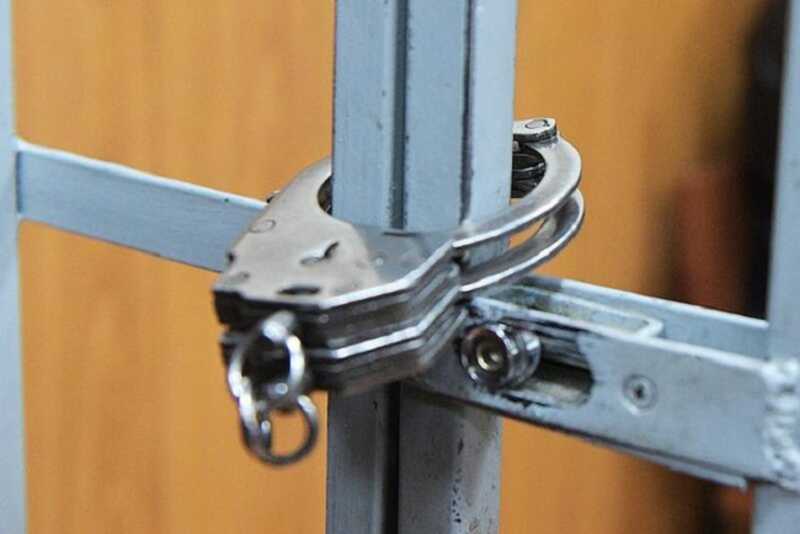 Взорвавший гранату в подъезде дома россиянин получил пожизненный срок