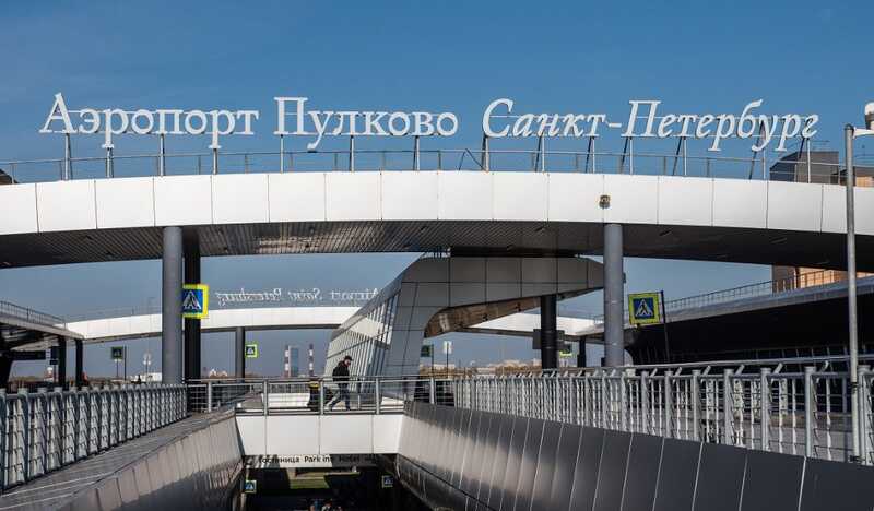 Швейцарские часы за 6 миллионов рублей обнаружили на руке туристки в Пулково