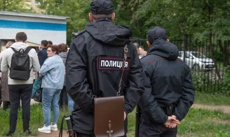 В Челябинской области на пустыре около поселка нашли труп мужчины
