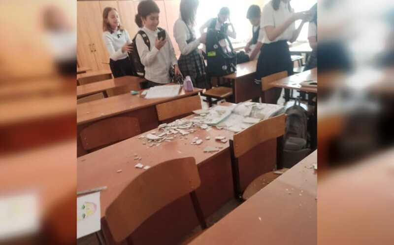 Потолок обвалился на ученицу в краснодарской школе