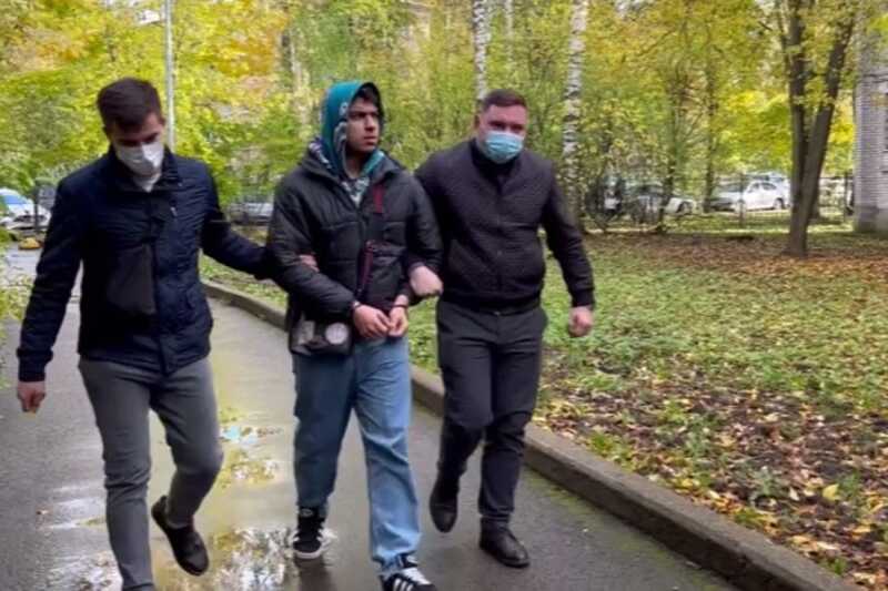 В Петербурге задержали еще пять подростков, нападавших на прохожих
