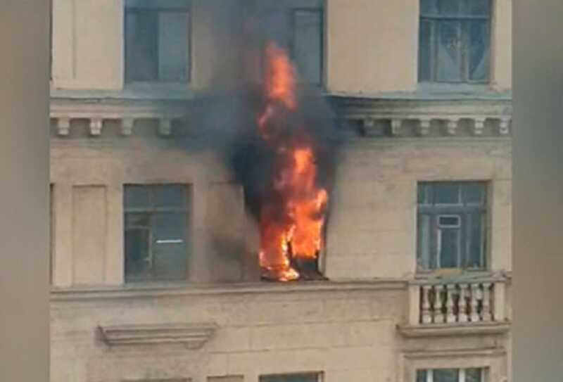 Человек сгорел при пожаре в петербургской квартире
