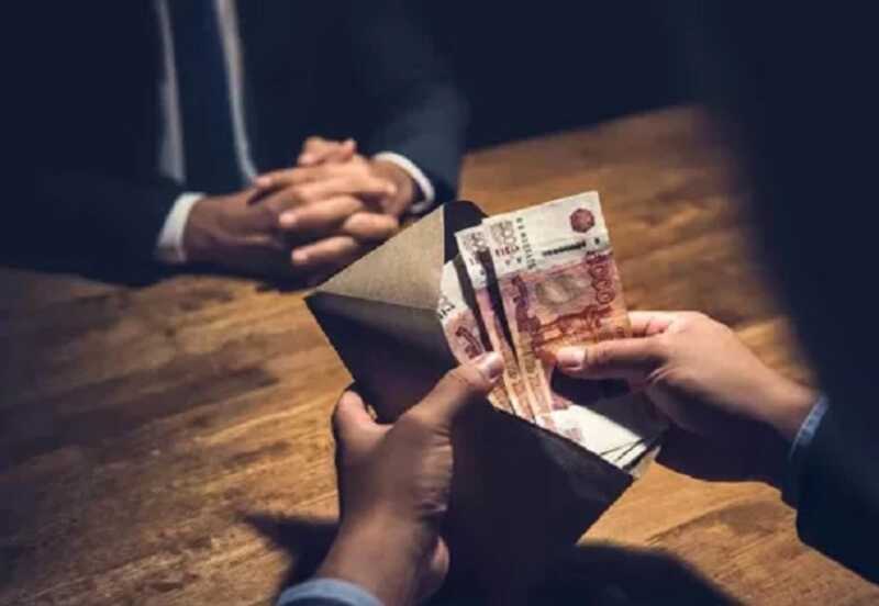 Фигурант уголовных дел в челябинском минстрое избежал выплаты возможной взятки